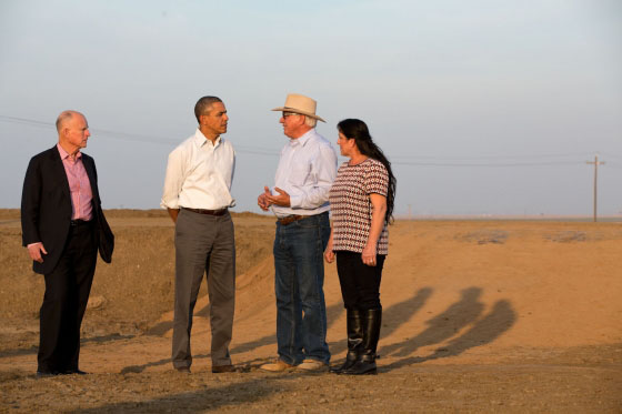 President Barack Obama discusses the California drought with farmers in 2014. Although El Niño is expected to hit California soon, drought restrictions have not yet been revoked. Wikimedia Commons user Jon Sullivan. 