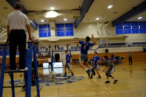 Boys Volleyball Lose to Cupertino