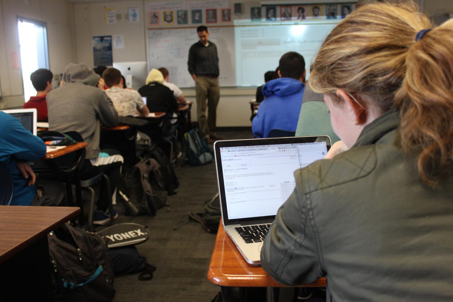 Sophomore Kat Nasif works on a simulation to learn about recursion on Java in AP Computer Science. Los Altos will offer a computer science course in a partnership with Foothill College next year, where students who have completed AP CS can learn about advanced data structures and Android app development. Kristen Fan.