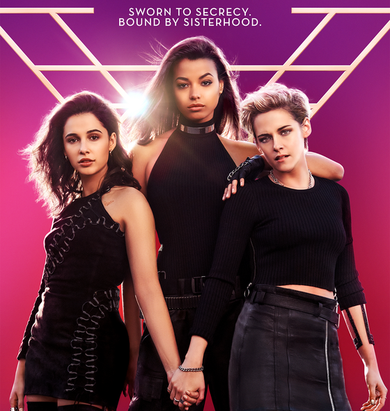 Elena Houghlin (Naomi Scott), Jane Kano (Ella Balinski) and Sabrina
Wilson (Kristen Stewart) play three impressively feminist characters in
the newest version of this franchise.