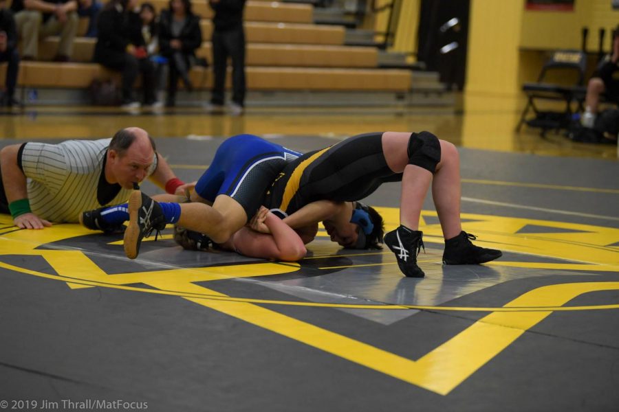 Mountain View defeats Los Altos in first wrestling dual meet