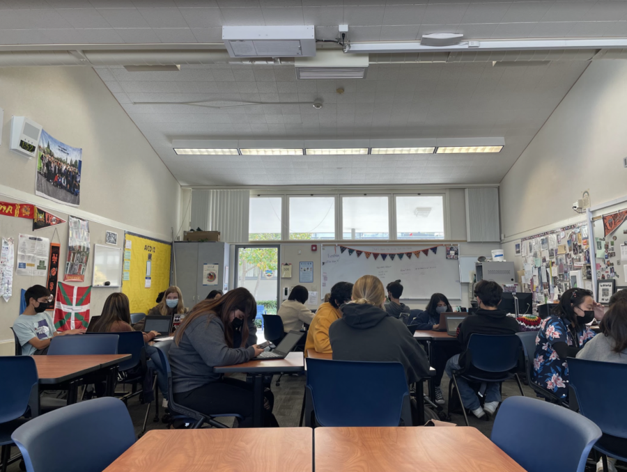 A photo of English teacher Arantxa Arriada’s freshman Survey of Composition and Literature class. The new curriculum features a larger focus on free reading, a new unit on student-led book clubs and a revised selection of short stories.