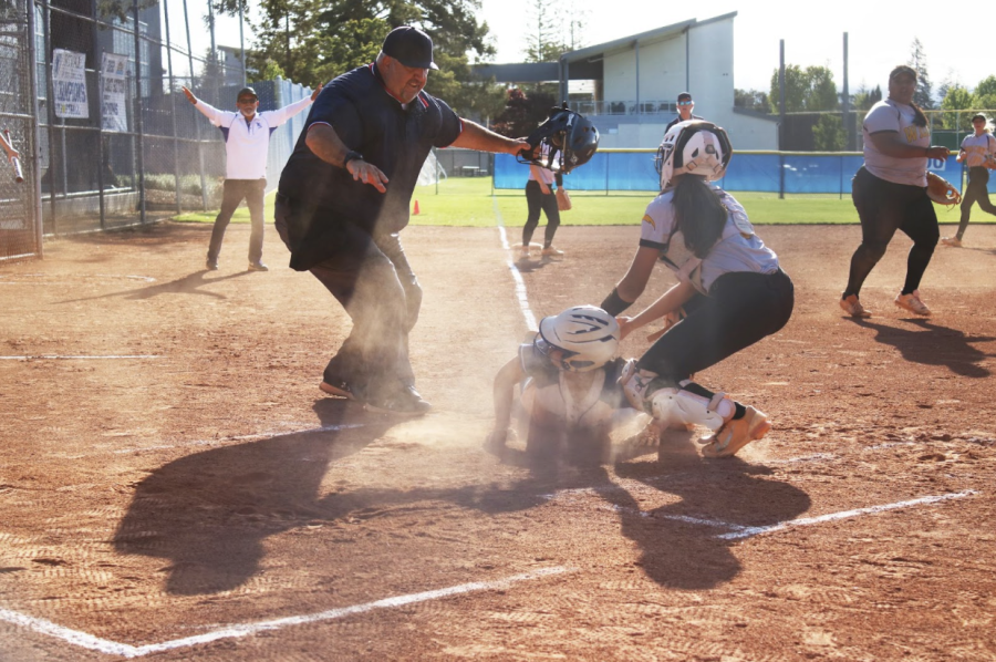 Senior Lauren Han scores a run in the team’s 3–2 win on senior win on senior night. The Eagles are 4–1 overall in May and will ride that momentum into their game against Los Gatos High School. 
