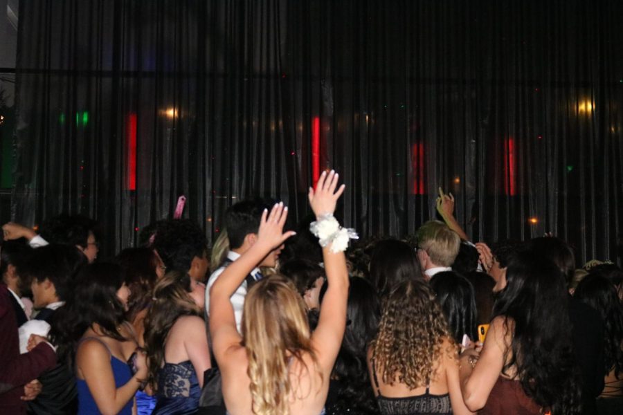 Click the link below to view photos from this years Senior Prom. 