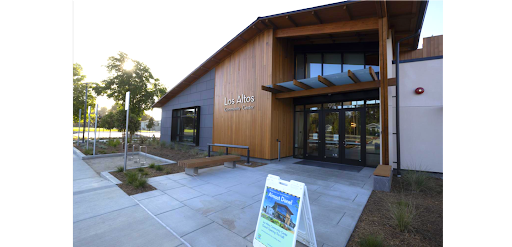 An image of the Los Altos Community Center, where Art 4 Neuroscience members will teach students.