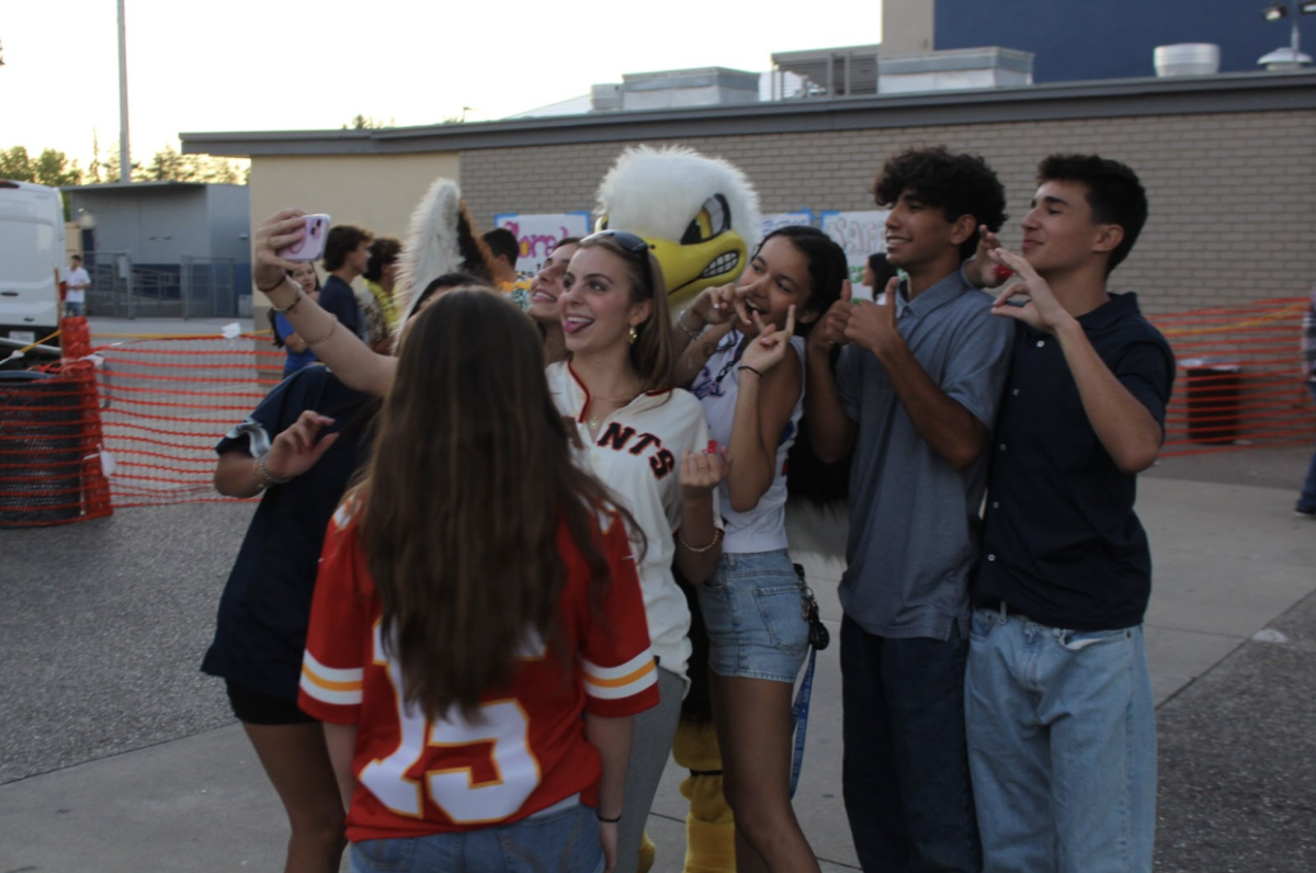 Los Altos High School’s Associated Student Body (ASB) held their annual back to school dance in the lower quad. Freshmen were offered free ice cream sandwiches and attendees participated in a variety of lawn games such as cornhole, golf and connect four.