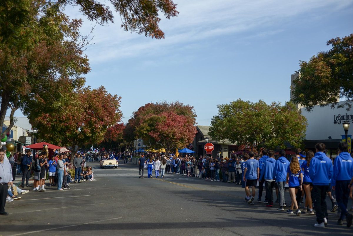 Los Altos High School hosted its annual homecoming parade on Friday, November 1.